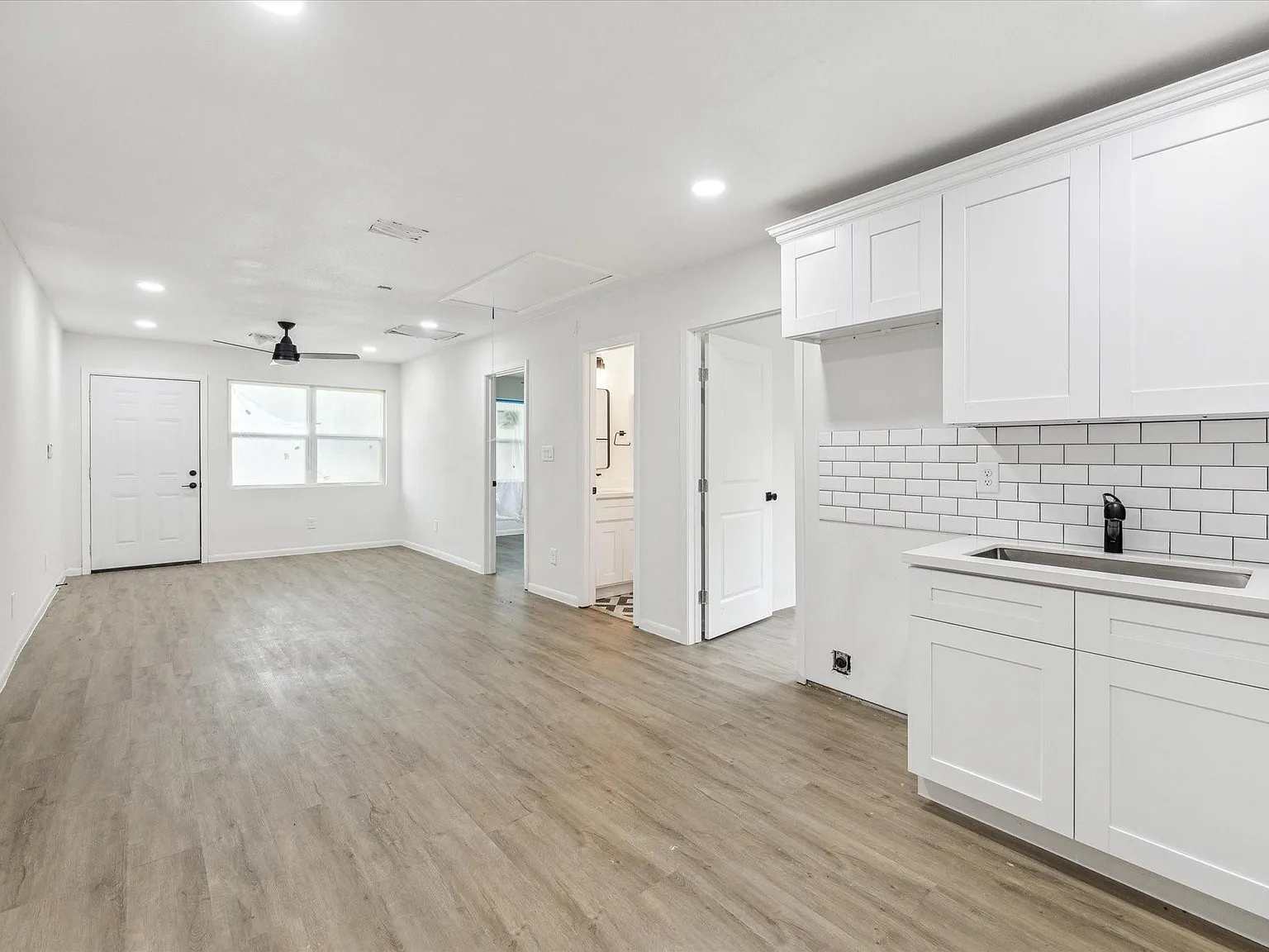 2 bed, 1.0 bath, $1,450 — Photo 3