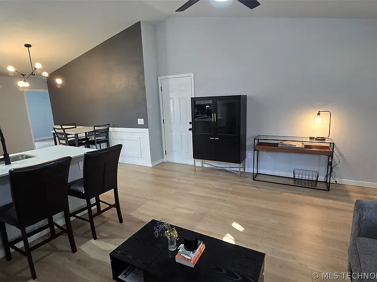 12201 S 270th East Ave — Photo 4