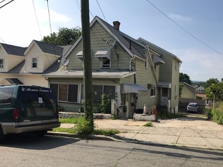 2nd image of 37 Sampson St
