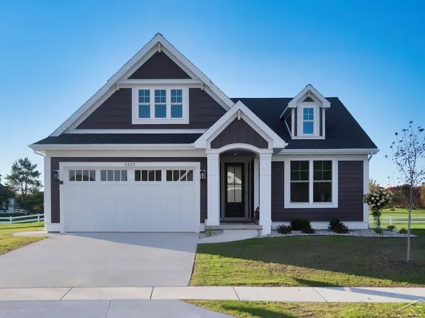 4265 Village Green Dr, Freeland, MI 48623