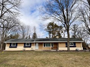 17930 Maple Tree Ln, Brookfield, WI 53045