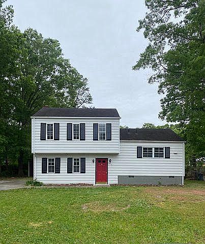 1st image of 3711 Colonnade Dr