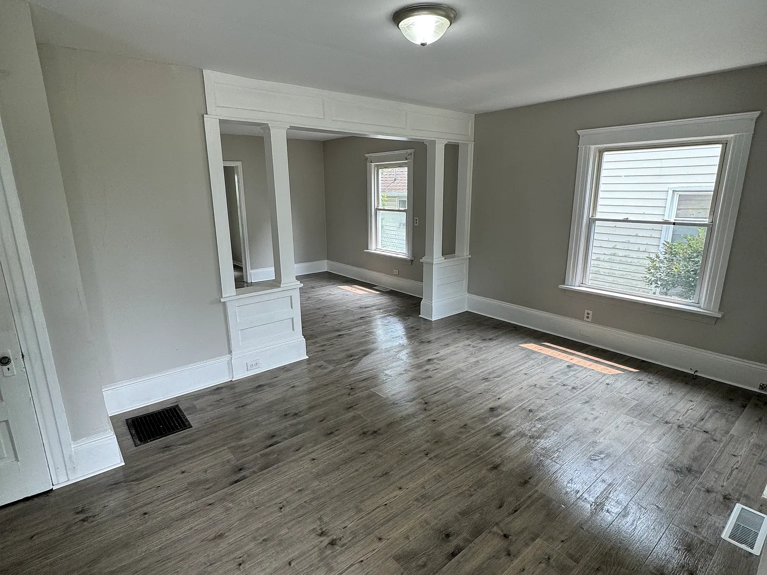 3 bed, 1184 sqft, $1,300 — Photo 2