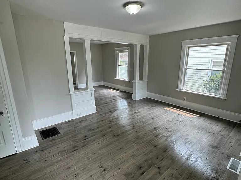 519 Steward Ave — Photo 2