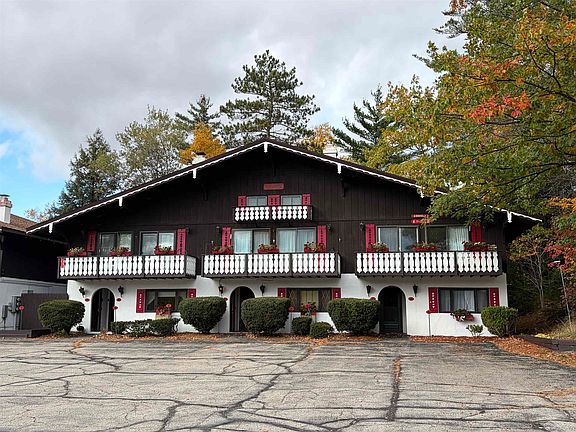2nd image of 30 Linderhof Golf Course Rd #C3