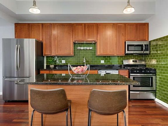 5th image of 1523 N California Ave #2N