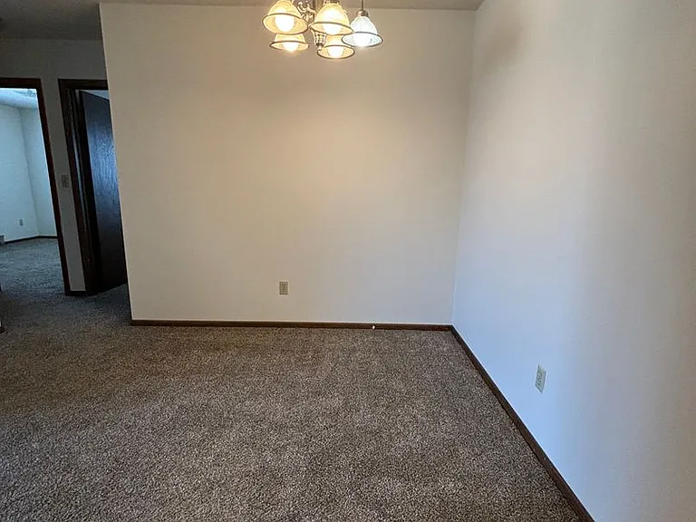 1612 E Gateway Cir S — Photo 6