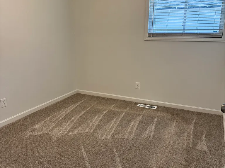 380 Jeffery Ct — Photo 6