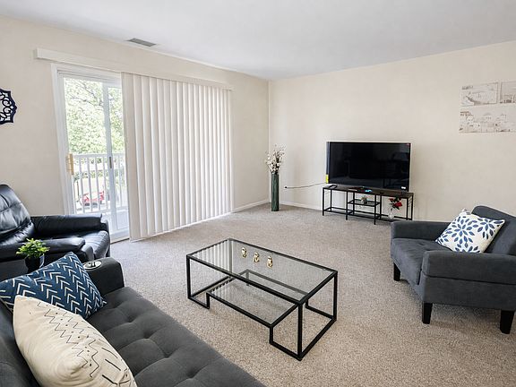 3rd image of 46 Township Line Rd APT 332