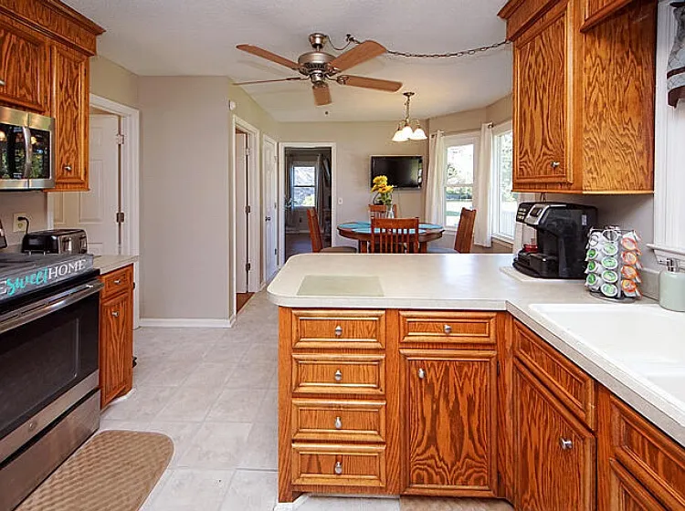 146 Mellard Dr — Photo 4