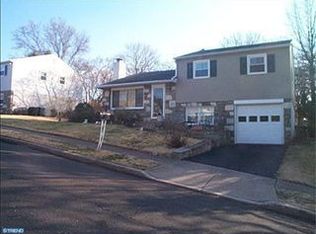 374 Heathcliffe Rd, Huntingdon Valley, PA 19006