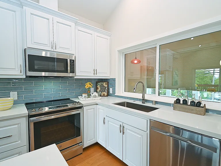 3856 Vineyard Ave — Photo 9