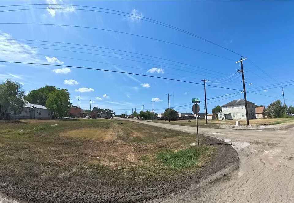 1st image of 300 E Fulton St