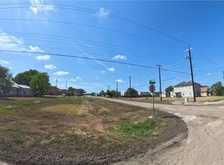 300 E Fulton St, Sinton, TX 78387