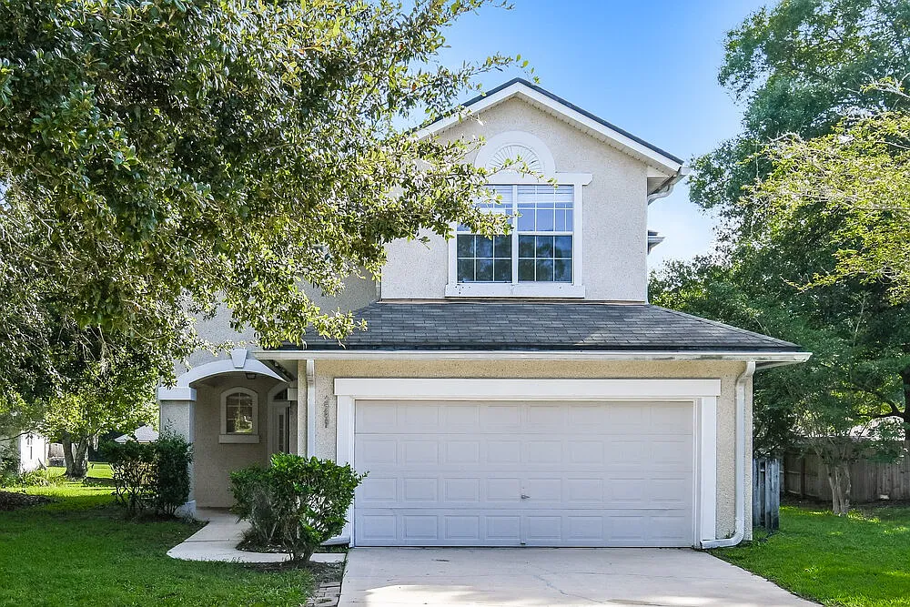 3 bed, 2.5 bath, 2173 sqft, $2,075 — Photo 1