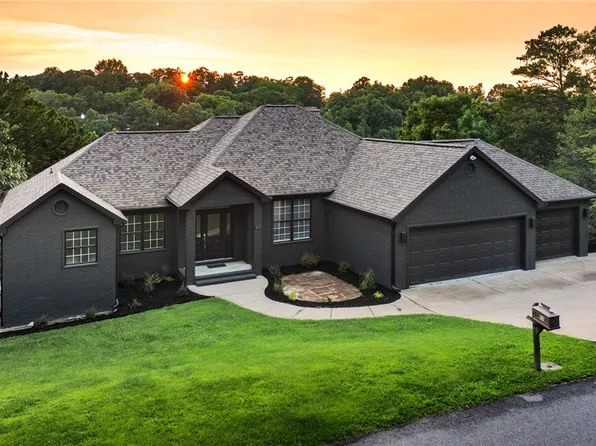 24 Acapulco Dr, Rogers, AR 72756