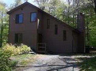 9474 Juniper Dr, Tobyhanna, PA