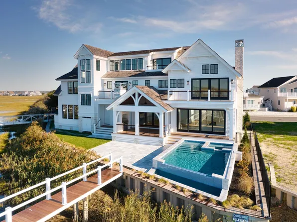 33 Seabreeze Ln, Avalon, NJ 08202