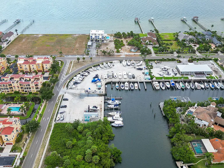 1340 Apollo Beach Blvd S — Photo 92
