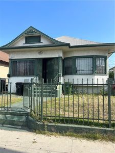 221 W 42nd St, Los Angeles, CA, 90037
