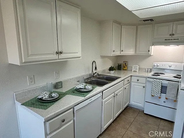 51020 Eisenhower Dr #7 — Photo 8