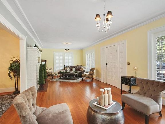 4th image of 1814 E Washington St