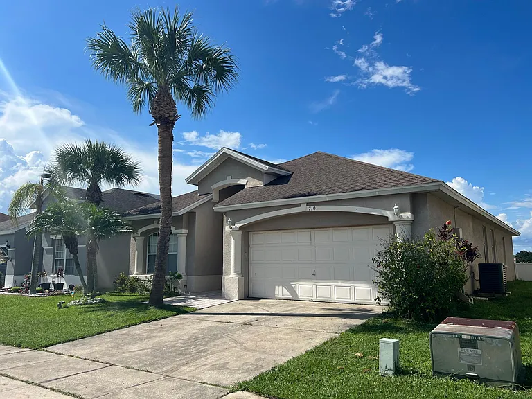 710 Lake Biscayne Way — Photo 2