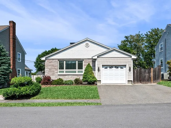 22 Thompson Rd, Marblehead, MA 01945