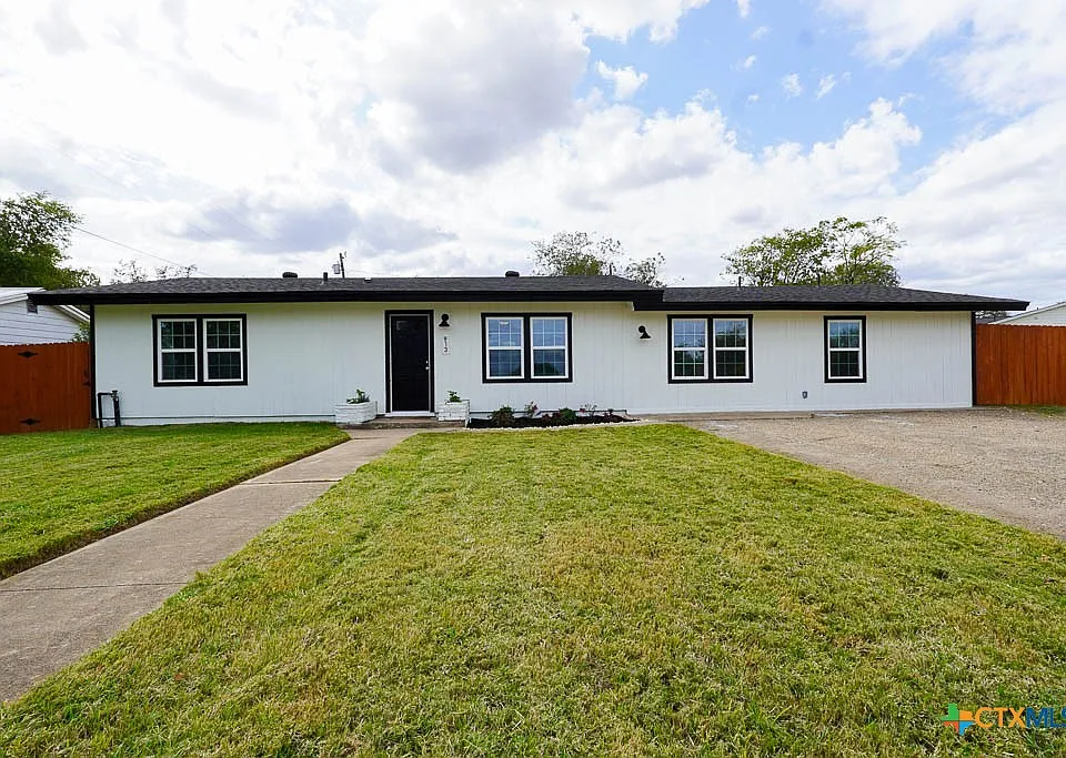 913 Hander Ln