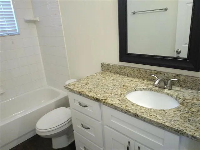1443 Baythorn Dr — Photo 16