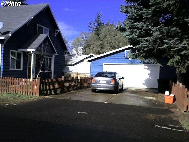 2nd image of 315 SE Brookwood Ave