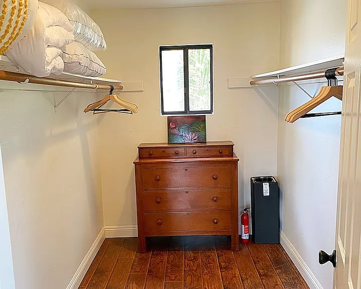 Walk-in Closet for bedroom 1
