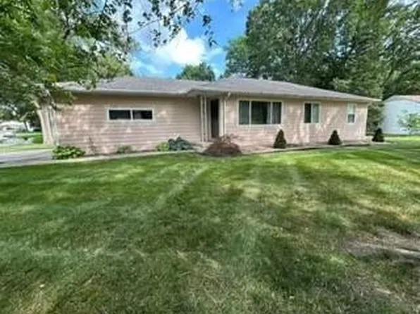 442 Circle Dr, Liberty, MO 64068