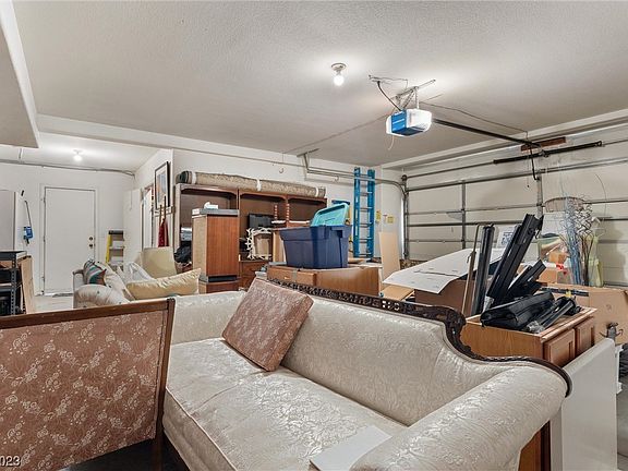 5th image of 328 Oak Canyon Dr