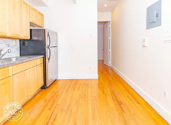 1st image of 654 Park Pl #2MG