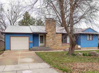 1812 1st Ave NW, Waverly, IA 50677