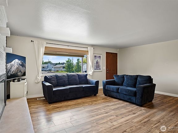 4th image of 4905 Bristol Way