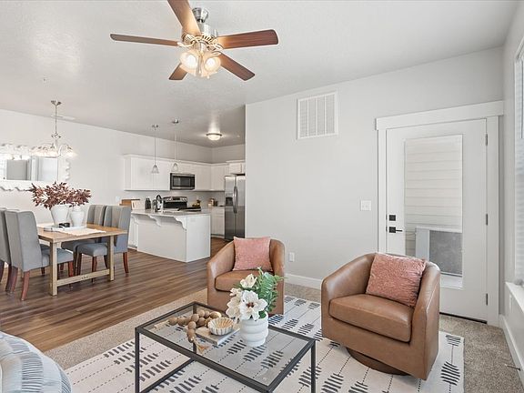 2nd image of 1806 W Newcastle Ln #203