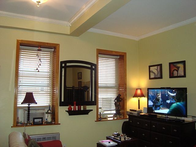 living room/bedroom