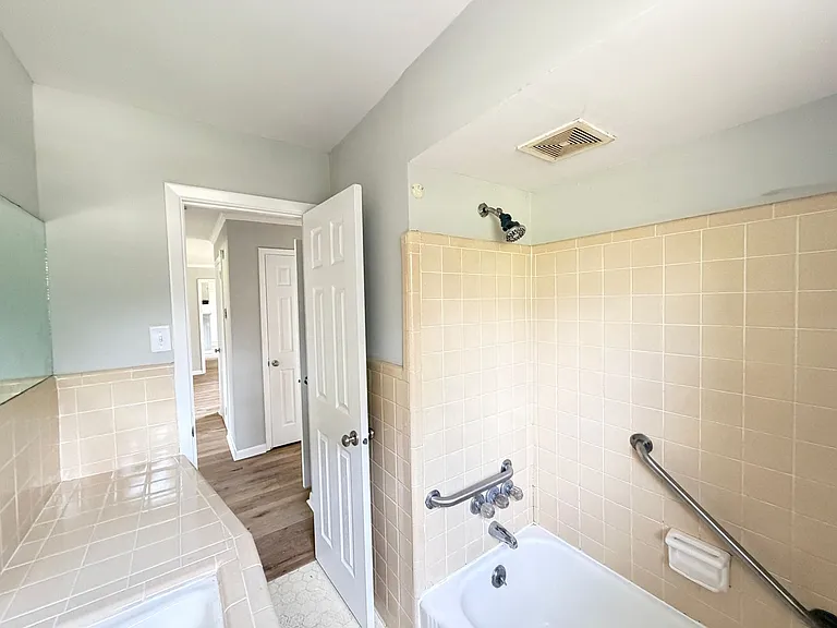 1107 W Park Ave — Photo 19