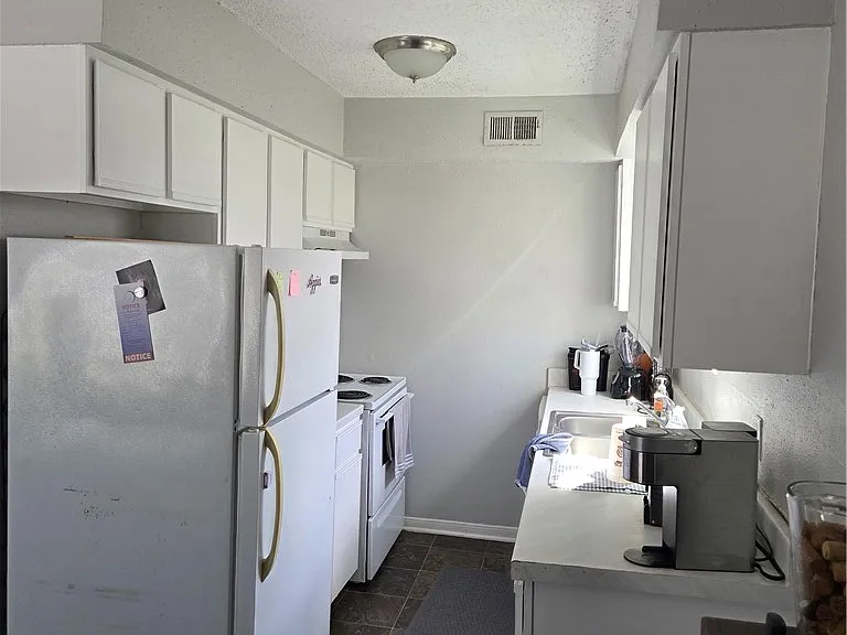 703 Gaytha Cir #D — Photo 9