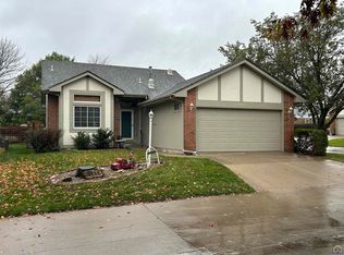 2403 SW Queens Way, Topeka, KS 66614