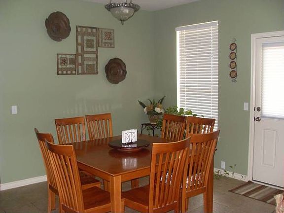 Breakfast Area / Backdoor