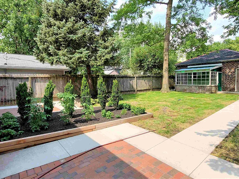 1202 Forsythe Ave #1202 — Photo 3