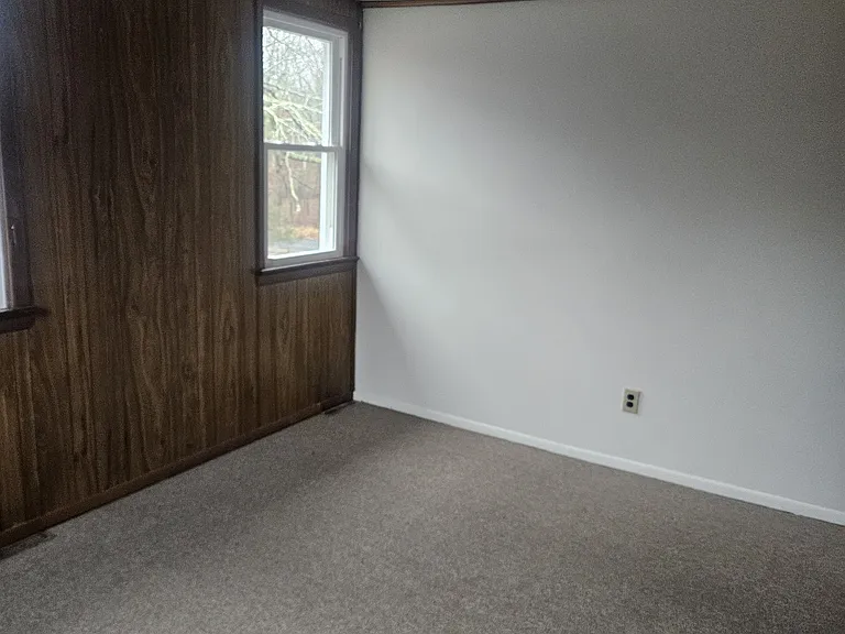 145 Quailwood Pkwy #1 — Photo 5