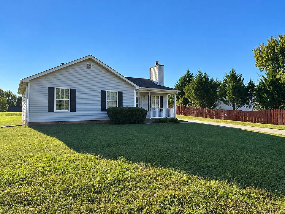 1302 Eagles Landing Dr