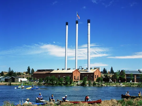 1076 NE Parkview Ct, Bend, OR 97701