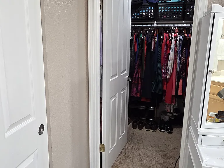 1013 Thompson Cir #1 — Photo 9