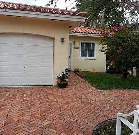 5th image of 401 Navarre Ave