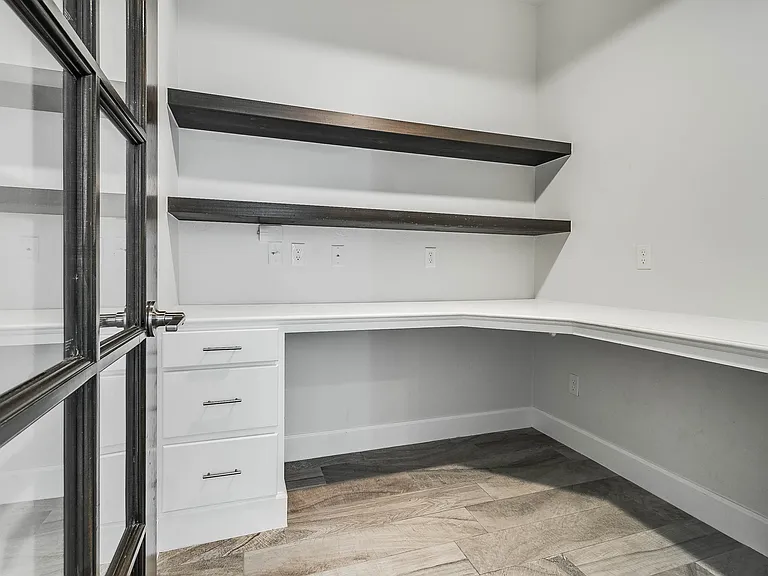 5616 Saint James Pl — Photo 19